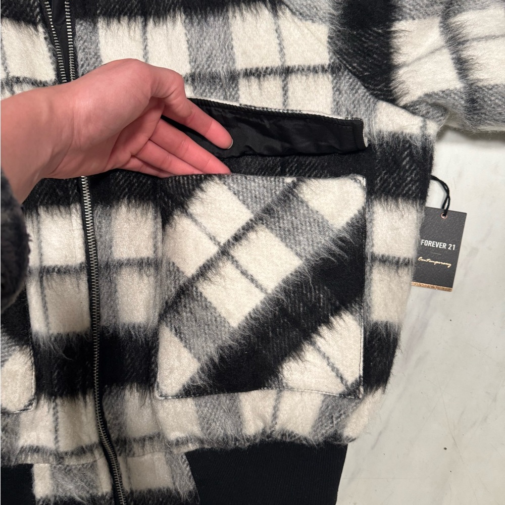 Forever 21 plaid bomber jacket - Picture 4 of 6